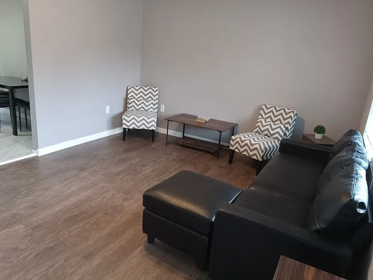 409-411 Bonnie Brae Dr — Photo 10