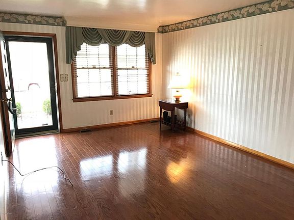 2nd image of 3014 Asbury Pl