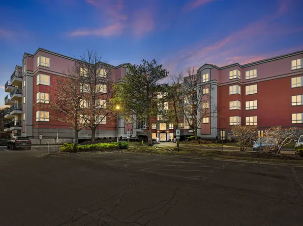 3100 Lexington Ln APT 311, Glenview, IL 60026