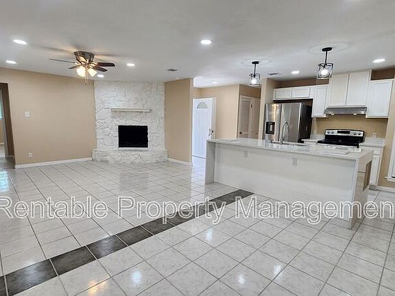 3rd image of 704 Royce Dr