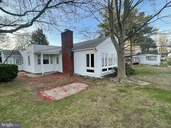 183 N River Dr, Pennsville, NJ 08070