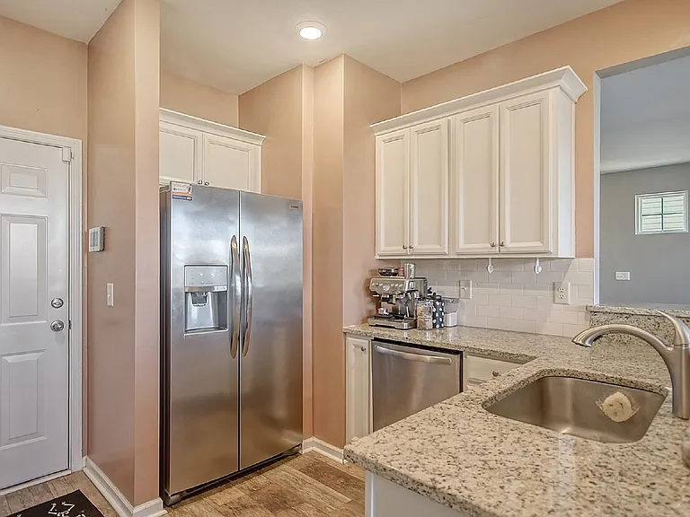 838 Redbud Ln — Photo 10