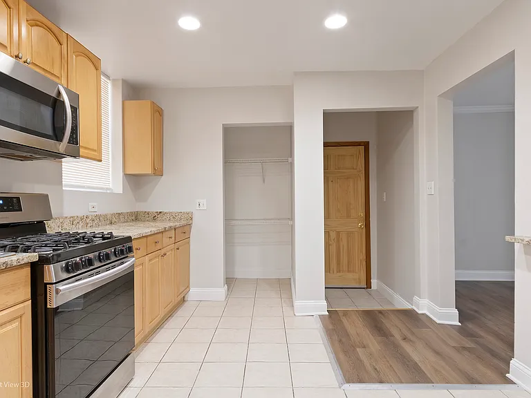 6618 W 19th St #5 — Photo 3