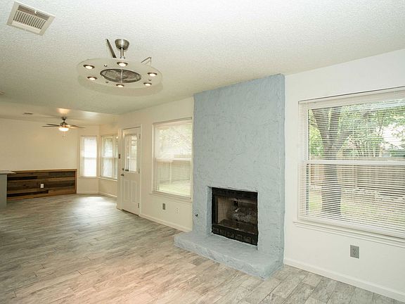 2nd image of 1402 Green Terrace Dr