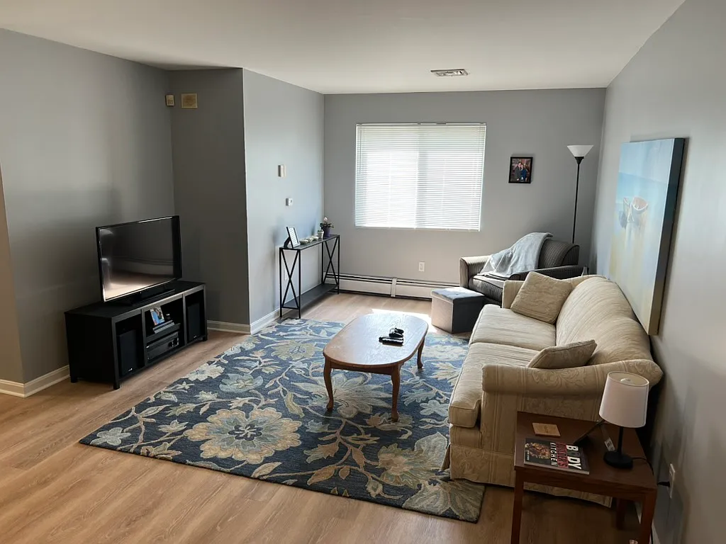 Building Photo - 367 Woonasquatucket Ave #5