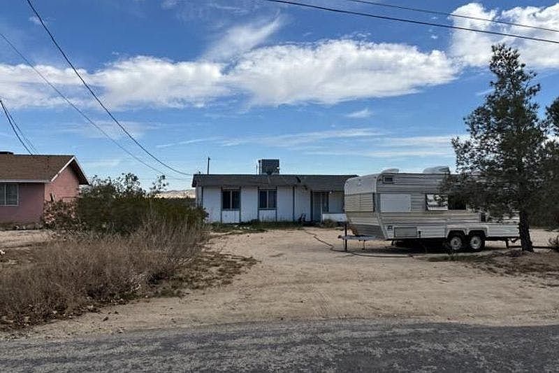 1st image of 4805 Avenida La Mirada