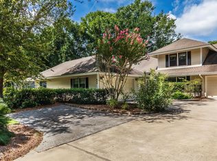 646 S Reeve Rd, Saint Helena Island, SC 29920