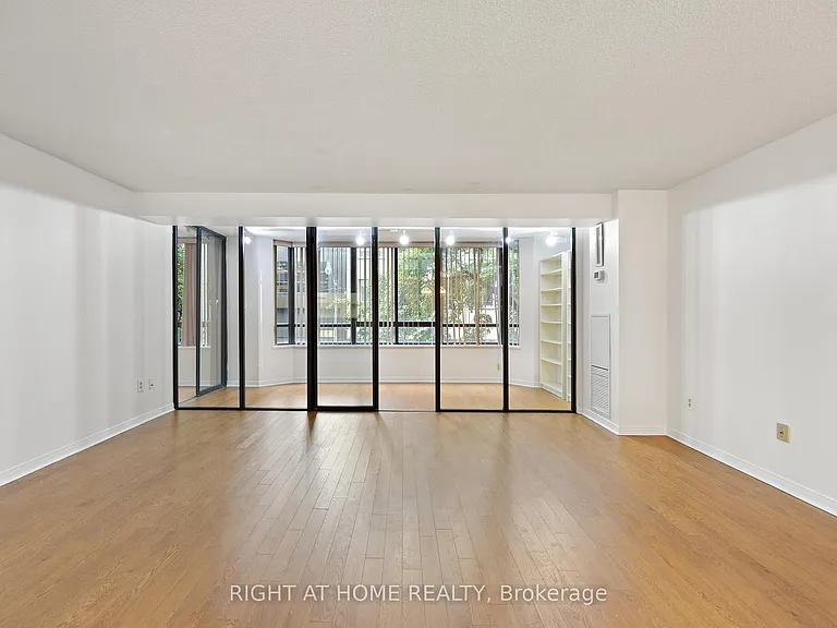 280 Simcoe St #206A — Photo 20