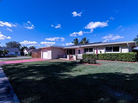 3rd image of 11731 Taft Street