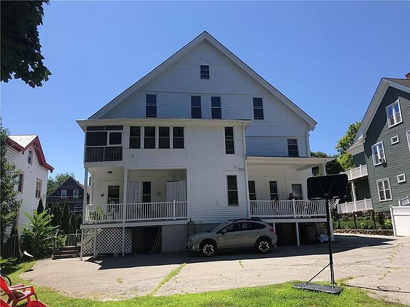 3rd image of 220-222 Carrington Ave