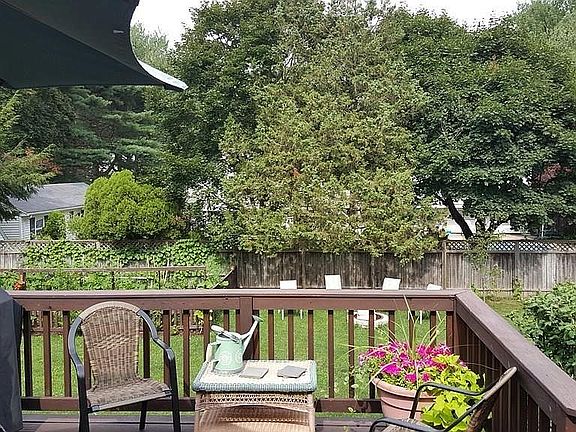 Deck, garden, and backyard 