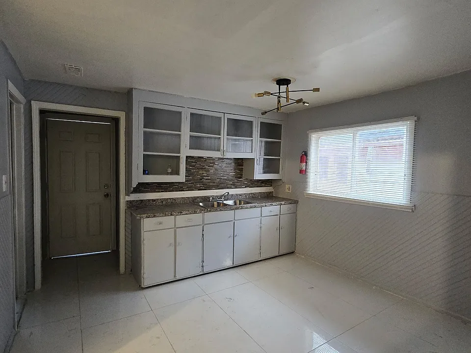 19 Wood Ave #2