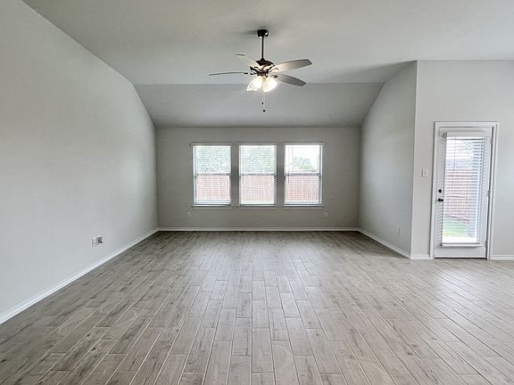 5th image of 3286 Feller Ln