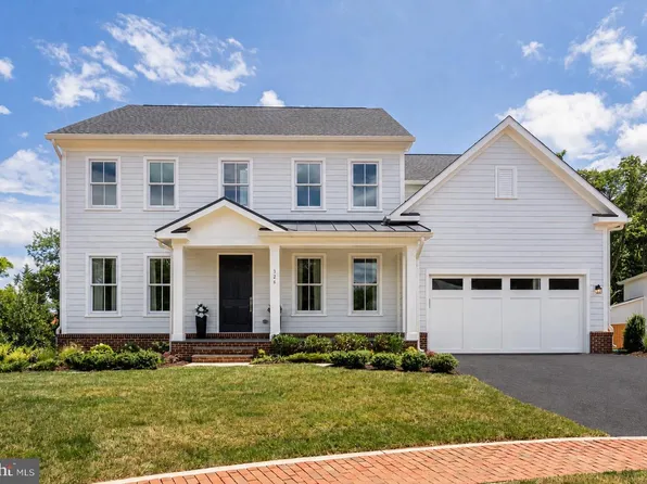 326 Runner Stone Ct NW, Leesburg, VA 20176