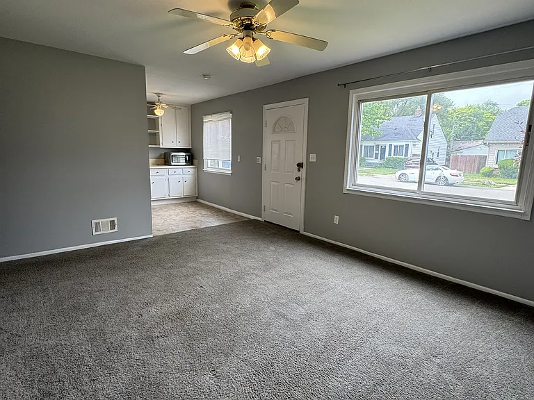 2144 Sonoma St — Photo 7