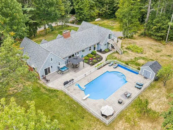 1 Canaan Road, Tuftonboro, NH 03816