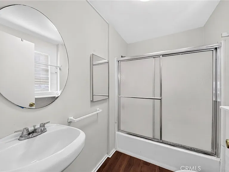 139 S Manhattan Pl — Photo 8