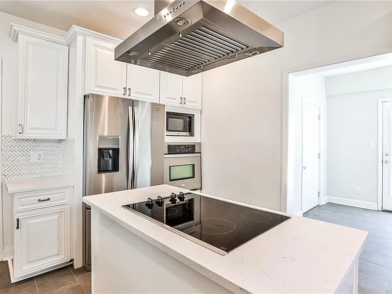 220 Mayson Ave NE — Photo 13