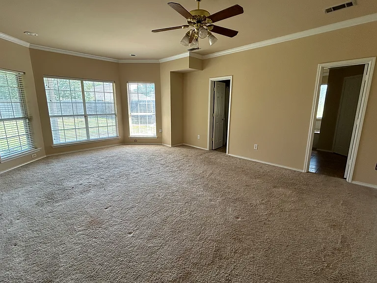 2661 FM 35 — Photo 14