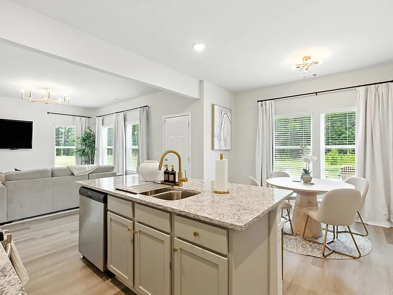 611 W Vincent Dr — Photo 6