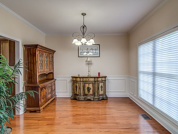 4th image of 226 Cullom Way