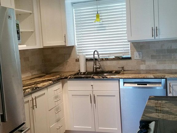 2nd image of 911 Formosa Ave
