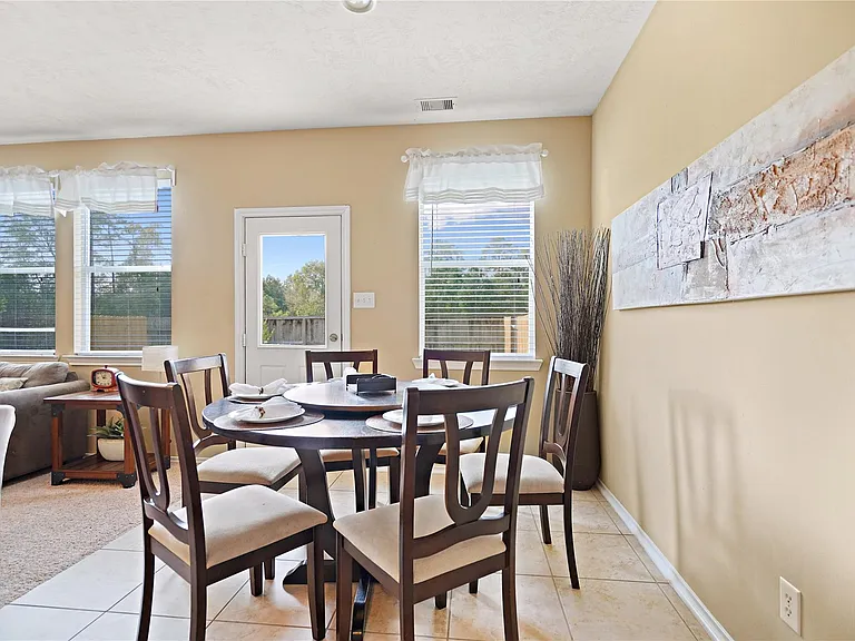 211 Bloomhill Pl — Photo 10