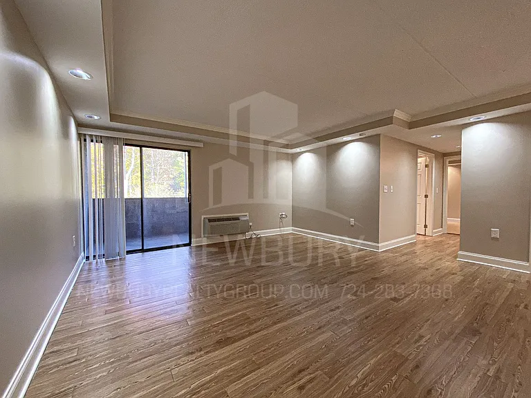 530 N Main Street - The Townhouse. — Photo 39
