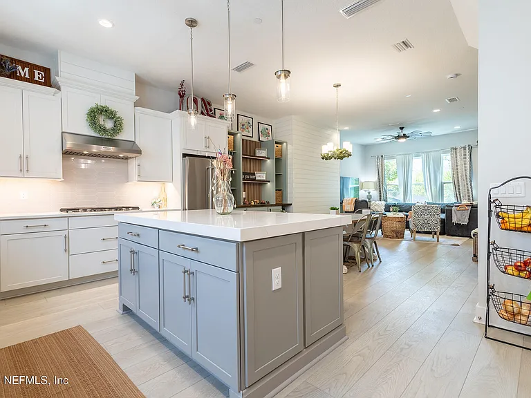1624 Piazza Pl — Photo 11