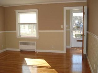 33 Southern St, Cranston, RI 02920