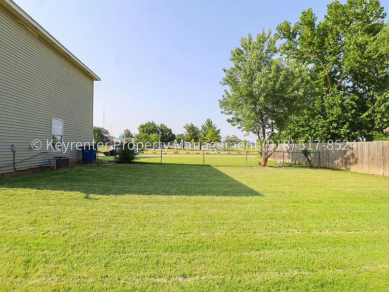 9134 E 24th St — Photo 7