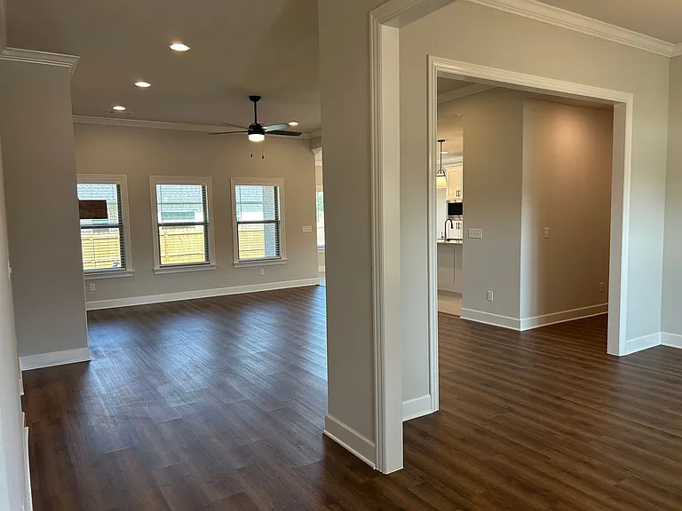 2413 Salmon St — Photo 25