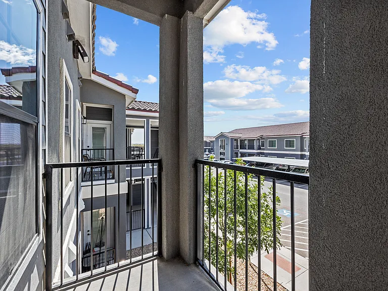 DISTRICT AT PELLICANO — Photo 23