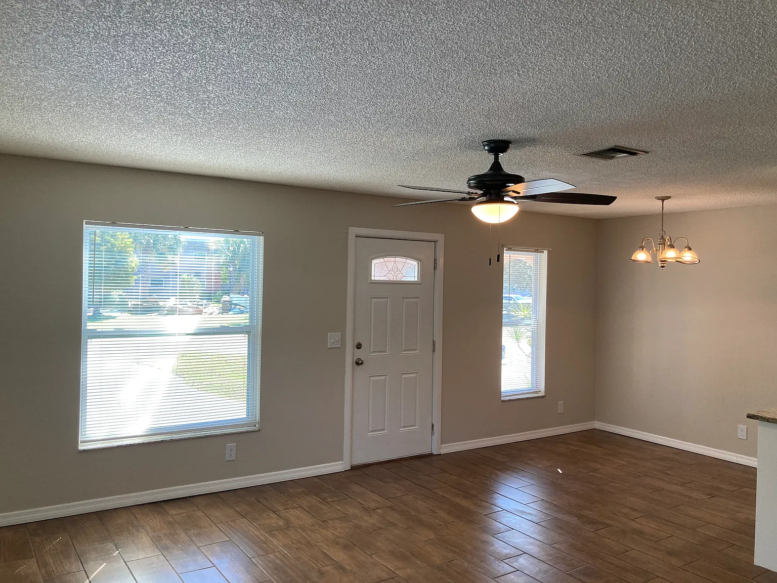 2/1 Duplex In N St Pete — Photo 4