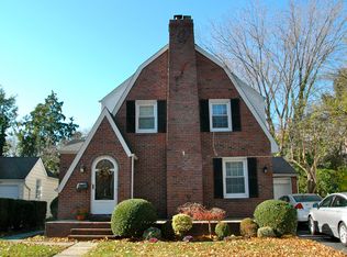 24 Roosevelt St, Garden City, NY 11530