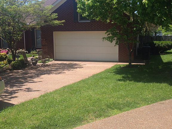 3rd image of 2711 Palace Ct