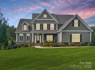 186 Hidden Meadows Dr, Mooresville, NC 28117