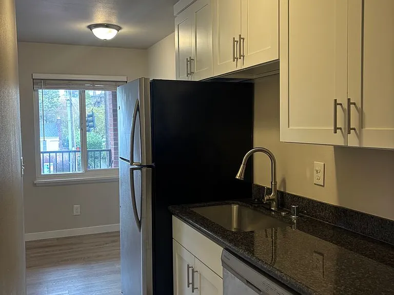 Jennifer Ryan Apartments — Photo 15