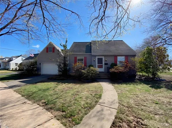 903 Magnolia Rd, Hellertown, PA 18055