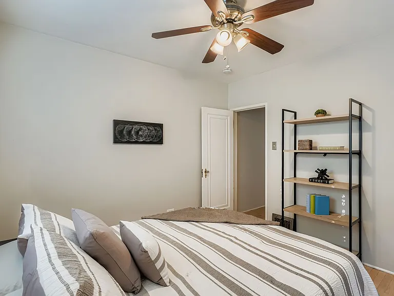 1545 S Steele St — Photo 17