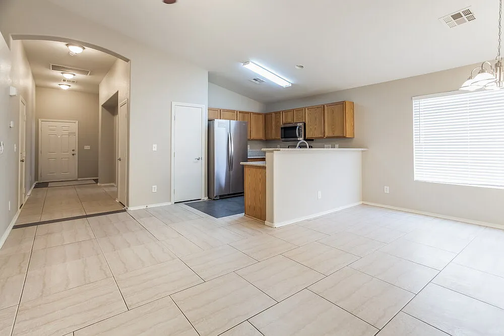 3 bed, 2.0 bath, 1228 sqft, $1,855 — Photo 3