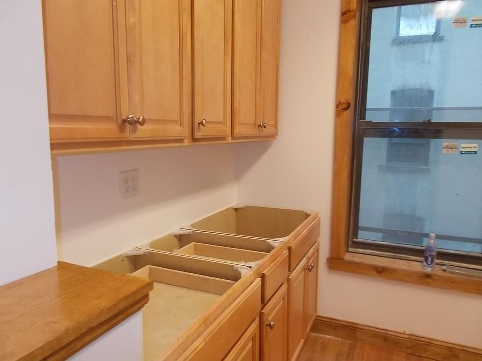 1st image of 157 Vernon Ave APT B2