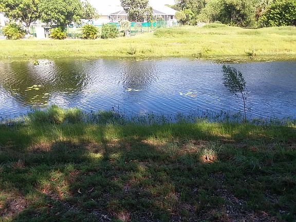 5th image of 2226 SE West Blackwell Drive