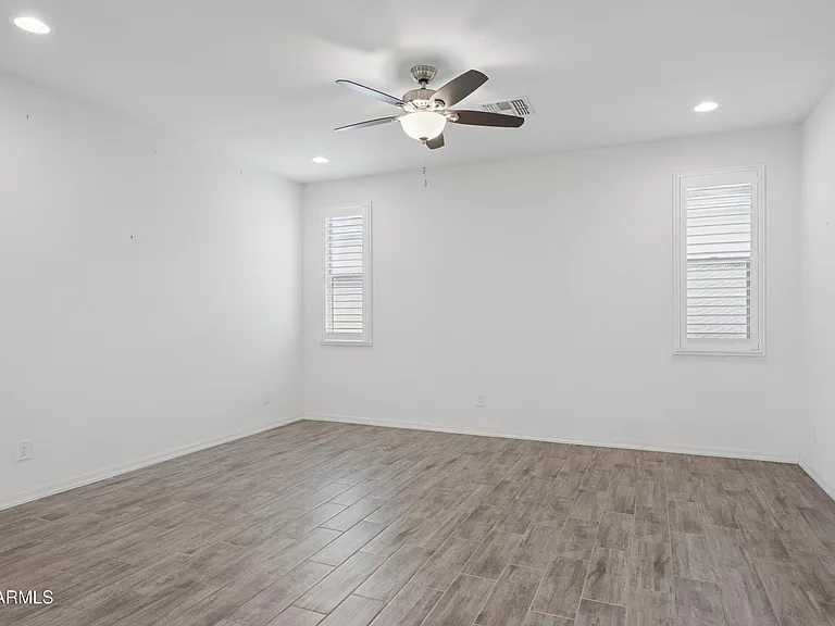 10445 E Tesla Ave — Photo 12