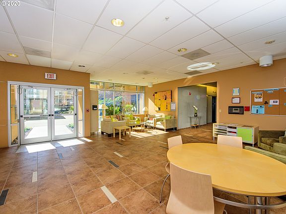 3rd image of 701 Columbia St APT 207