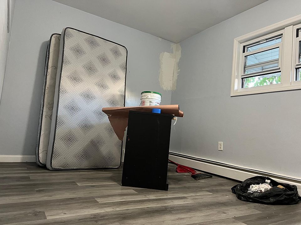 1st image of 461 Swinton Ave #1