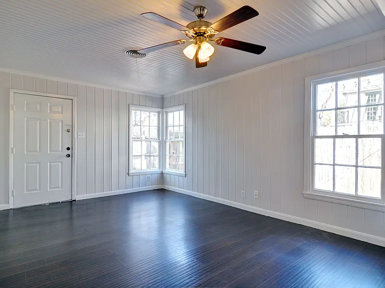 2409 Horne St — Photo 2