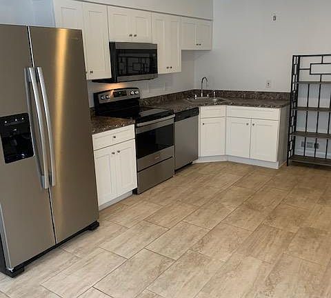 2nd image of 436 S Palmetto Ave #1