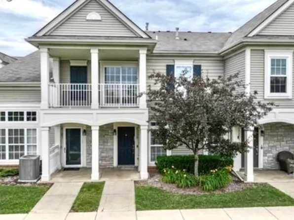 4109 Addington Dr, Walled Lake, MI 48390