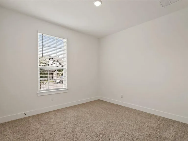 1821 Donetto Dr — Photo 22